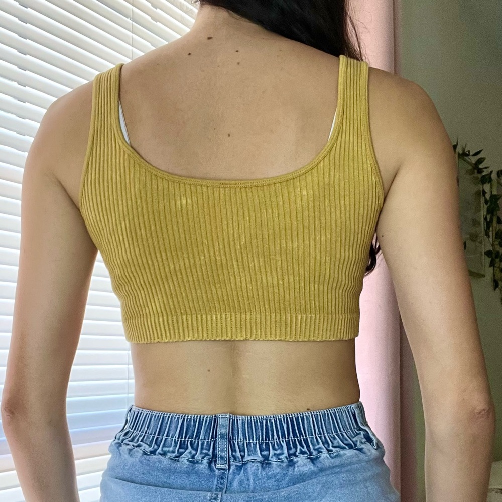 Yellow Ribbed Crop Top 💛 - Picture 2 of 2